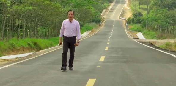 Gobernador supervisó rehabilitación del camino de Edén de las Flores en municipio de Playa Vicente