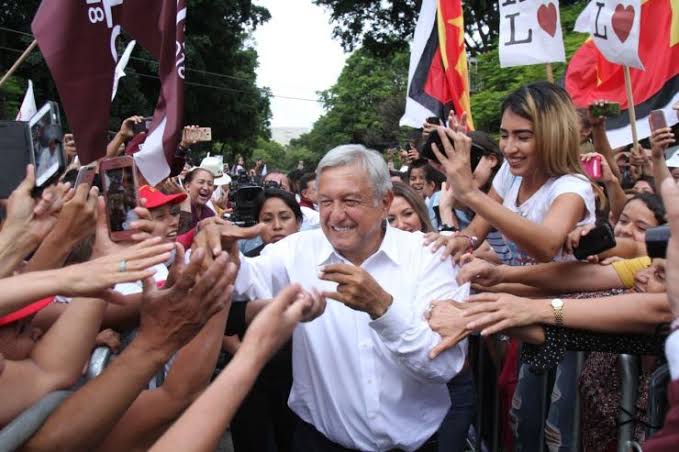 EXCELENTE NOTICIA PARA EL PAÍS: AMLO REAPARECE Y LA GENTE SE ALEGRA