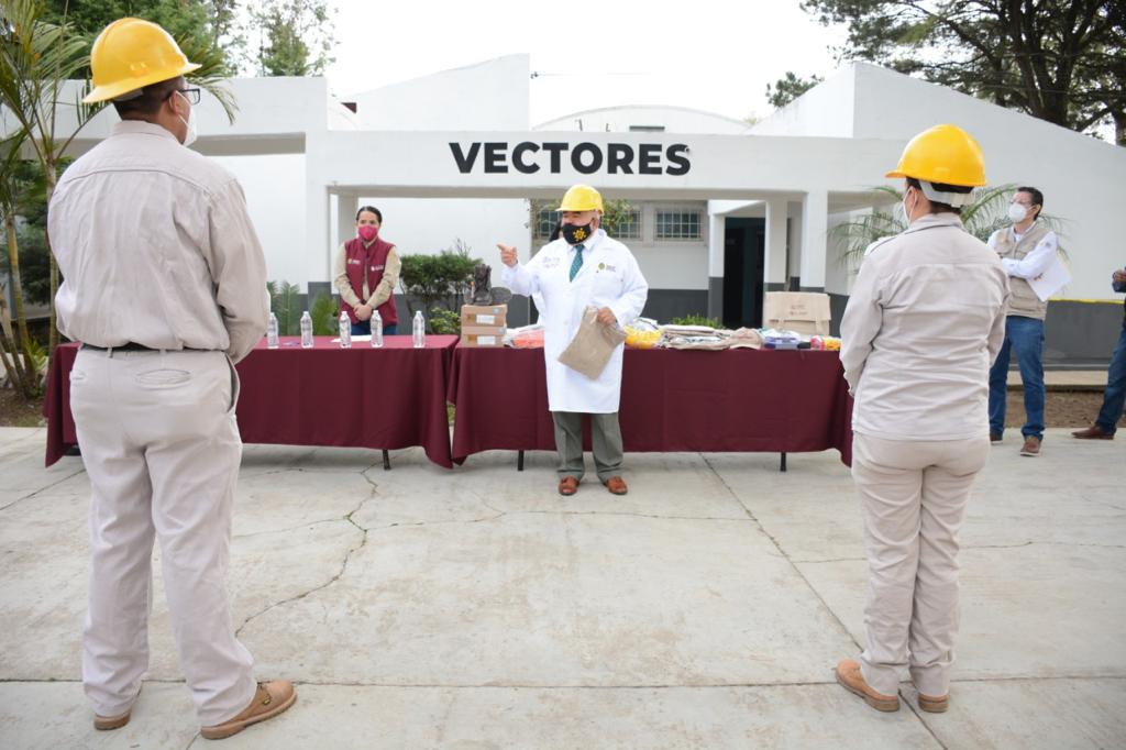 Secretaría de Salud renueva uniformes y equipo del personal de Vectores