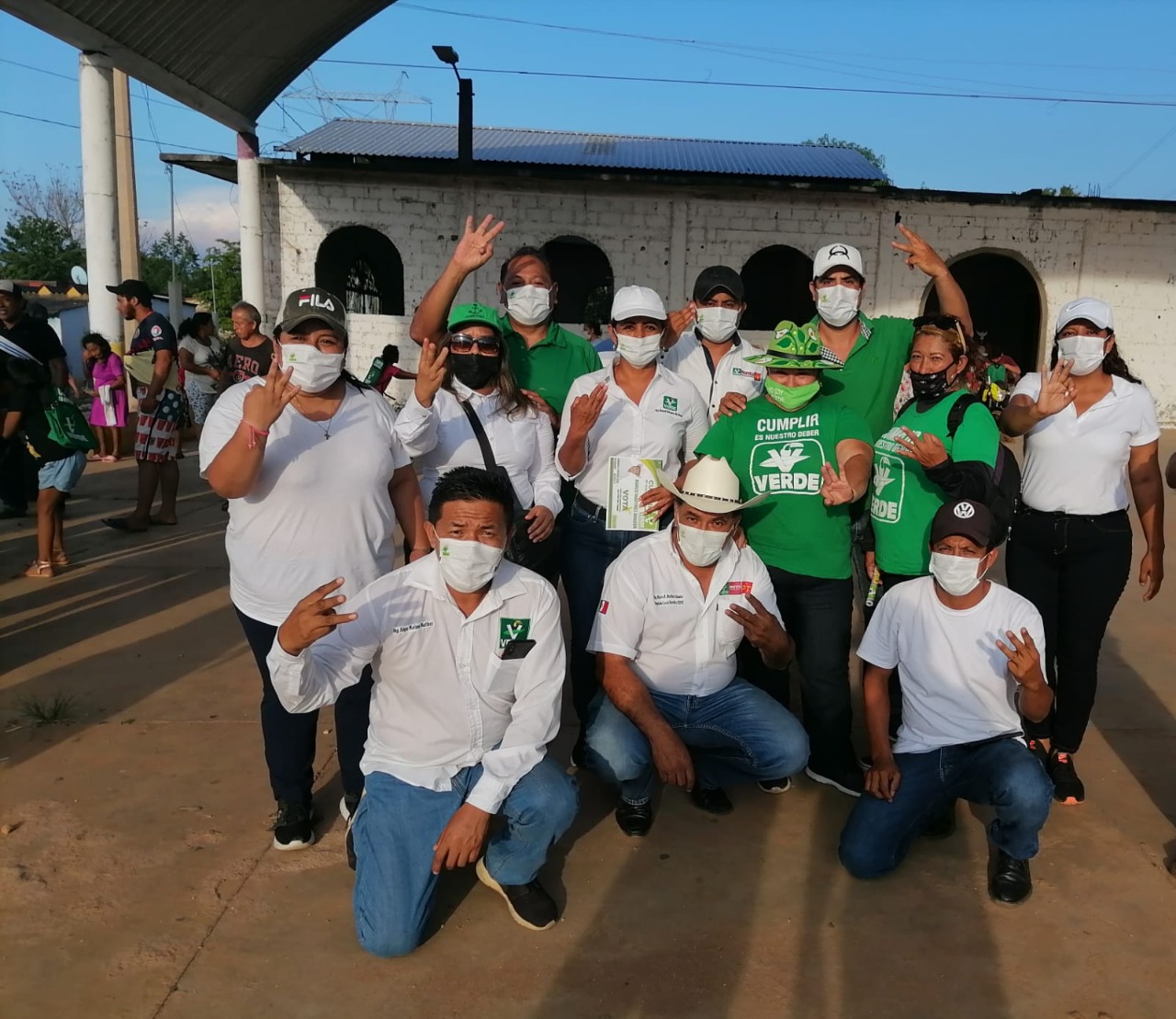 Continúa Marcos Martínez Amador recorriendo las comunidades de Acayucan