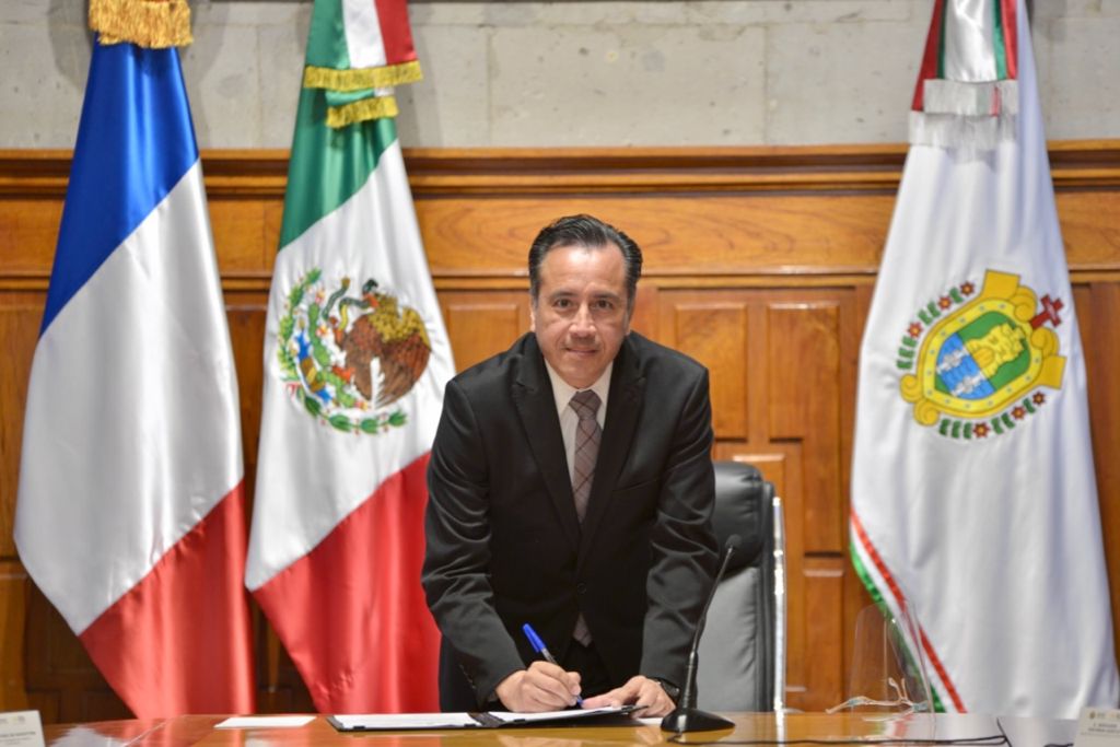 Firman Gobernador y Embajada de Francia convenio para enseñanza del francés en escuelas de Veracruz