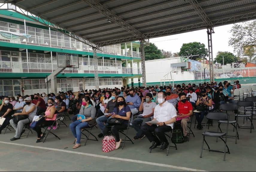 Gobernador Cuitláhuac García recibe primera dosis de la vacuna contra COVID-19