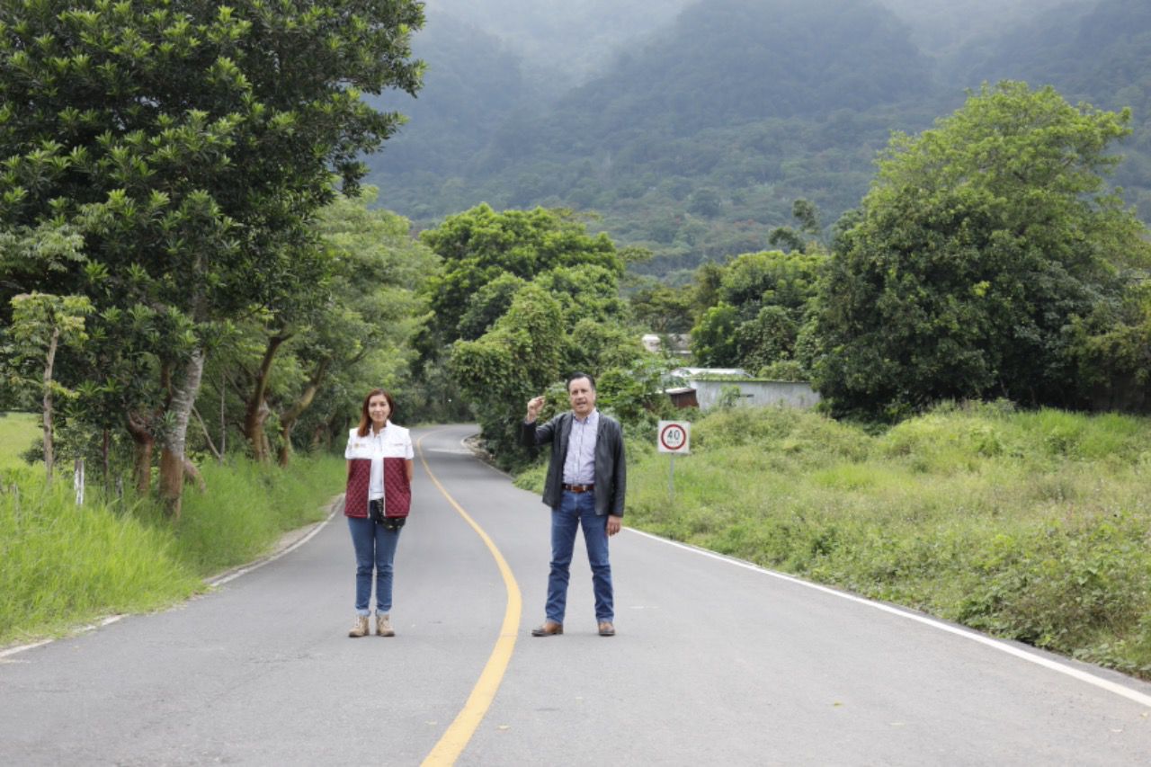 En Yecuatla, supervisa el Gobernador obras de Bienestar, urbanas e infraestructura educativa