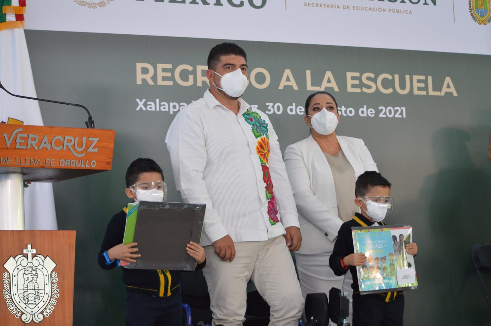 A lo largo del estado, Veracruz inició clases presenciales; es un retorno seguro y exitoso: Zenyazen Escobar