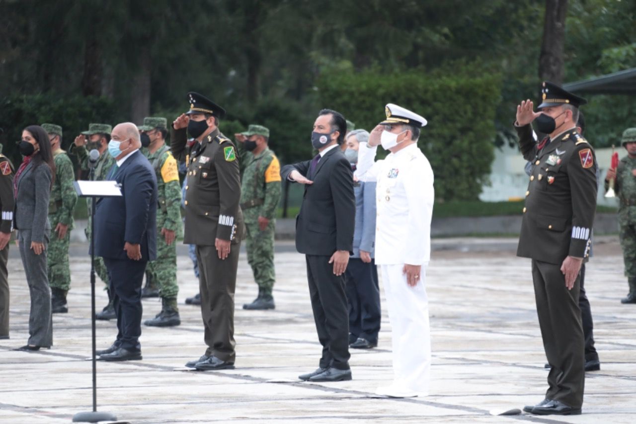 Asiste Cuitláhuac García a toma de protesta del nuevo comandante de la 26/a Zona Militar, José Francisco Camarena Hernández