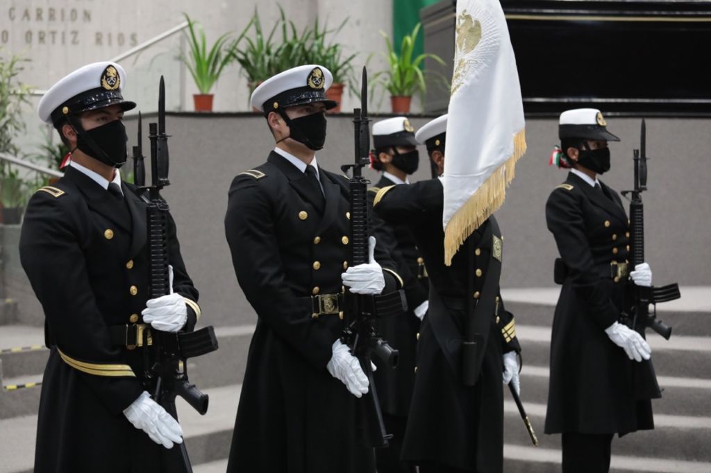 Honra Veracruz a hombres y mujeres de la Armada de México en bicentenario de su creación