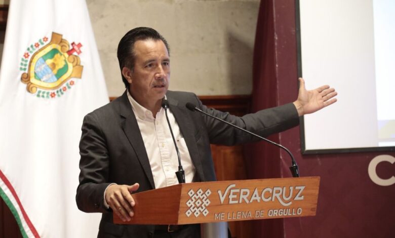 Pide Cuitláhuac a Legislatura entrante seguir contribuyendo al desarrollo de Veracruz