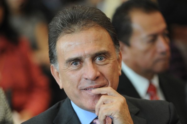 Yunes Linares y familia, en la mira de la Unidad de Inteligencia Financiera por presunto lavado de dinero