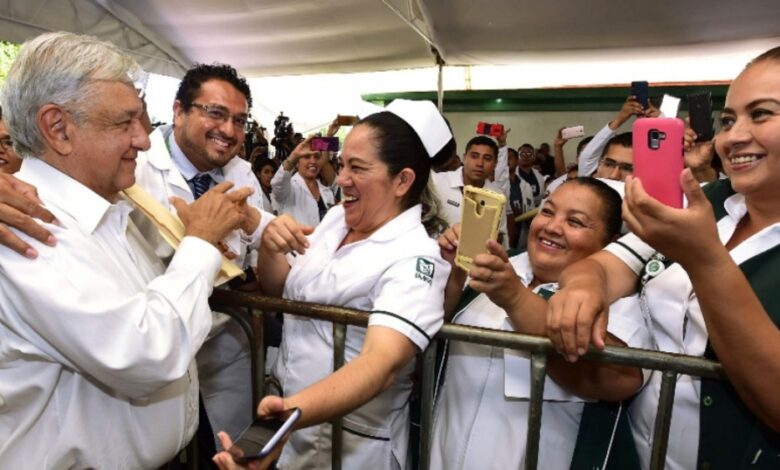 Gobierno de AMLO contratará 11 mil médicos y enfermeras en el país