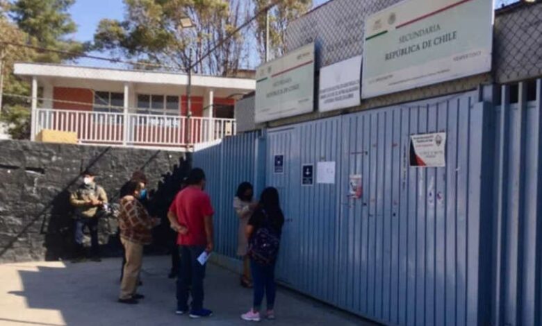 Menor ingresa armado a secundaria y se dispara en Iztapalapa