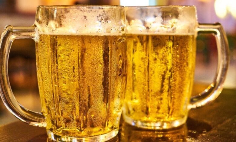 ¿Puedo tomar alcohol si me pusieron la tercera dosis contra la covid?