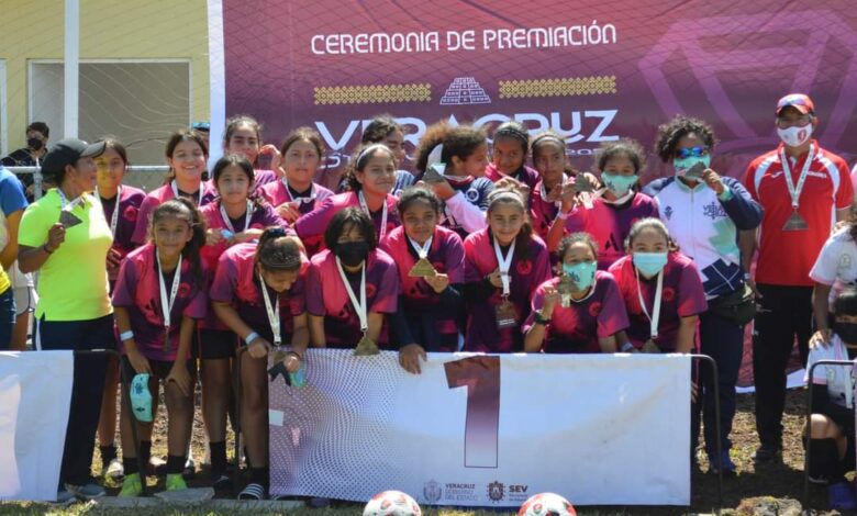 Domina puerto de Veracruz el fútbol femenil de Juegos Estatales