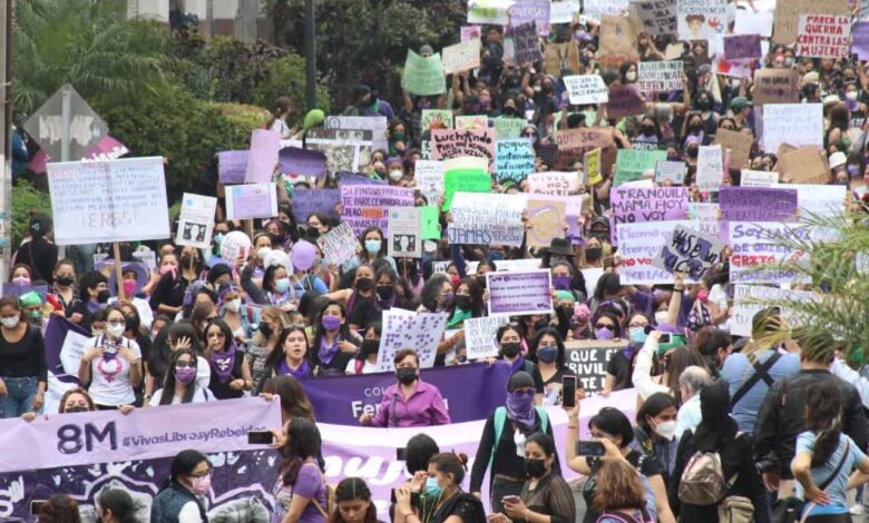 Mujeres marchan en todo Veracruz contra violencia feminicida