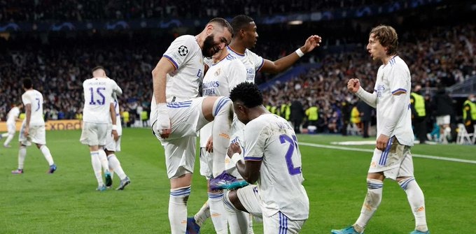 Con un Benzema estelar, Real Madrid dio vuelta un partido increíble y eliminó al PSG de Messi de la Champions League