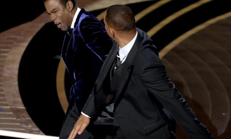 Will Smith se disculpa con Chris Rock por golpearlo en los Oscar 2022