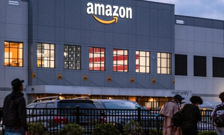 Trabajadores de Amazon en NY vencen al gigante: crean primer sindicato del consorcio