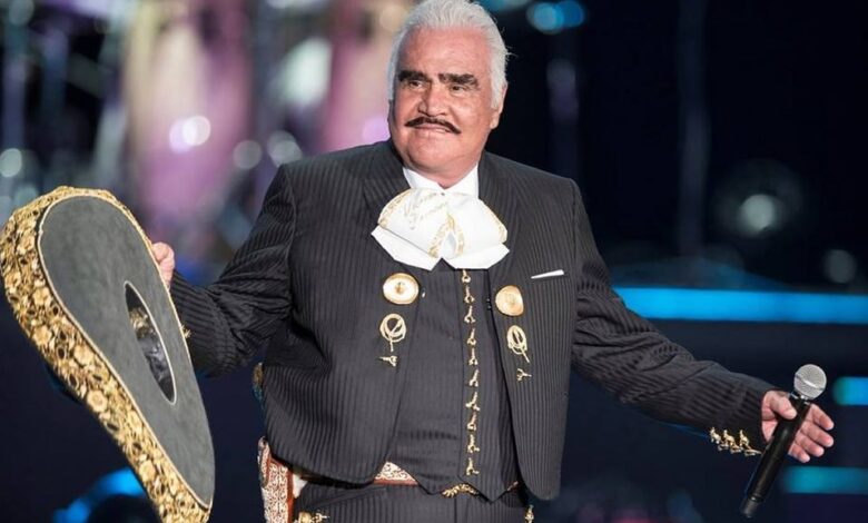 ¡Increíble! Vicente Fernández gana Grammy y presentador dice ‘no pudo venir’