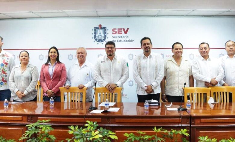 Zenyazen Escobar recibe a nuevo Comité Ejecutivo de la Sección 32 del SNTE