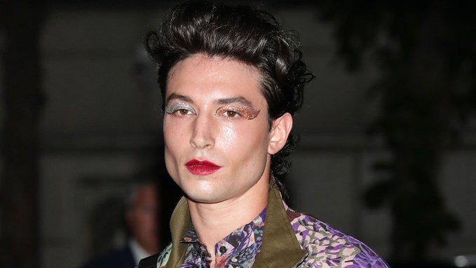 Arrestan a Ezra Miller en EU por golpear a una mujer con una silla