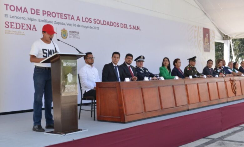 Acompaña Cuitláhuac García la Protesta de Bandera de soldados del Servicio Militar Nacional