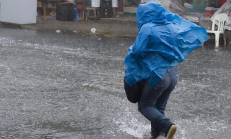 Aviso Especial en Veracruz por «tendencia a acercarse» de 2 posibles ciclones y 2 ondas tropicales; siguen lluvias