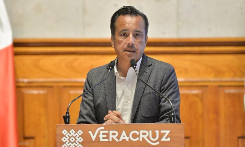 Gobernador reserva opinión sobre presunta restitución del exfiscal de Veracruz; “pensar en ello es futurismo, quizá ni pase”