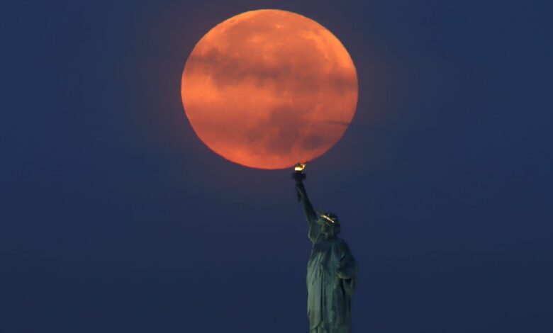 Así se vio la espectacular Luna de Maíz, la luna que anticipa la época otoñal