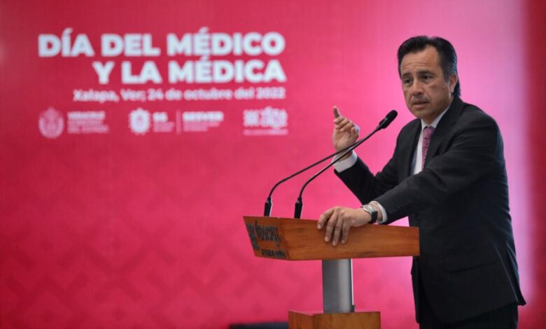 Entrega Gobierno de Veracruz la Medalla “Doctor Pedro Rendón Domínguez” a la internista María del Rosario López Ochoa