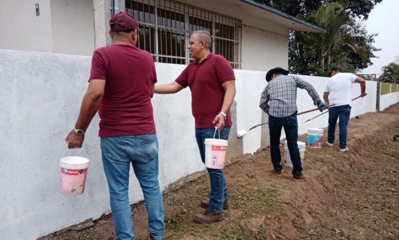 Celebra gobernador trabajo voluntario de su gabinete en Tequio de Veracruz