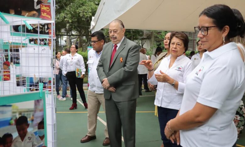 Entrega Salud mil 435 libros a campaña de fomento a la lectura