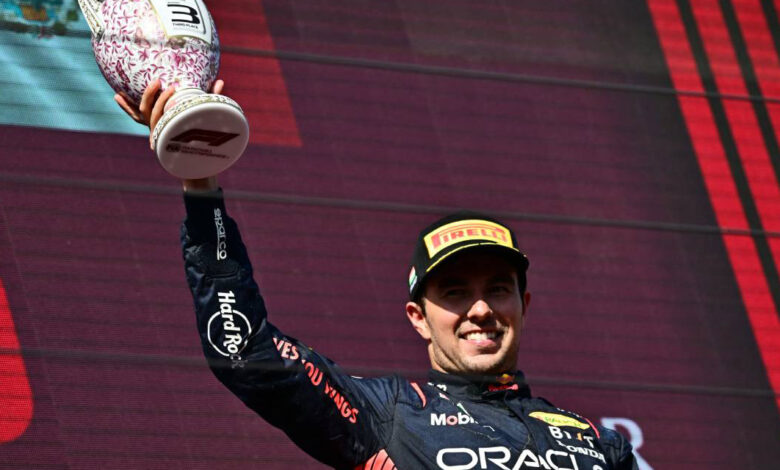 Checo Pérez vuelve al podio en Gran Premio de Hungría al lograr tercer lugar; Verstappen es primero para Red Bull