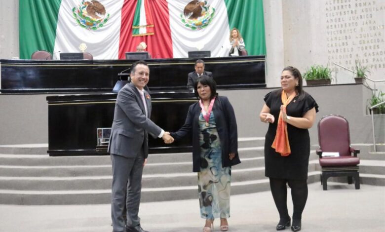 Reconoce Gobierno la contribución social desde la ciencia a Rocío Torres Pelayo