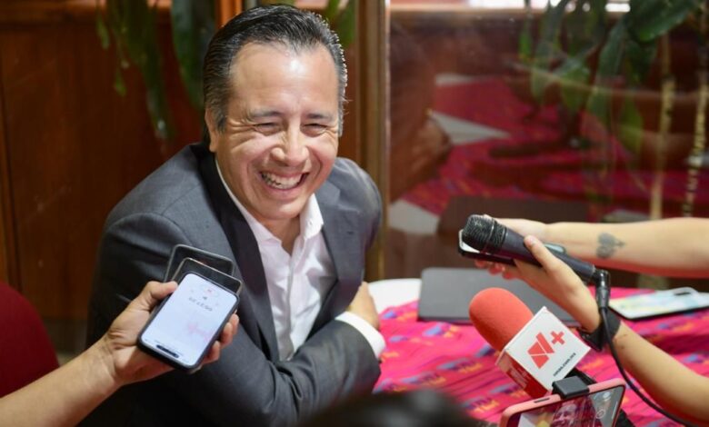 Cuitláhuac García ve con buenos ojos que Rocío Nahle levante la mano a la gubernatura