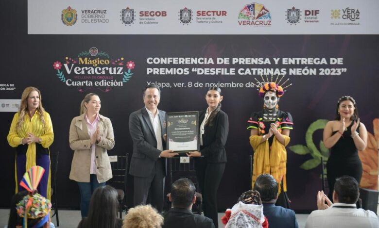 Premian a ganadores del Desfile de Día de Muertos Néon 2023, el de mayor la participación y asistencia