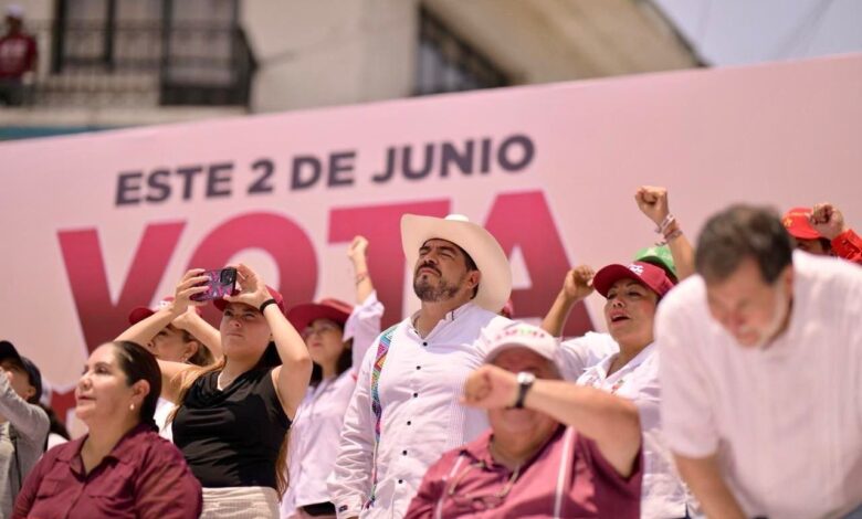 Zenyazen Escobar presente en el cierre de campaña de Rocío Nahle